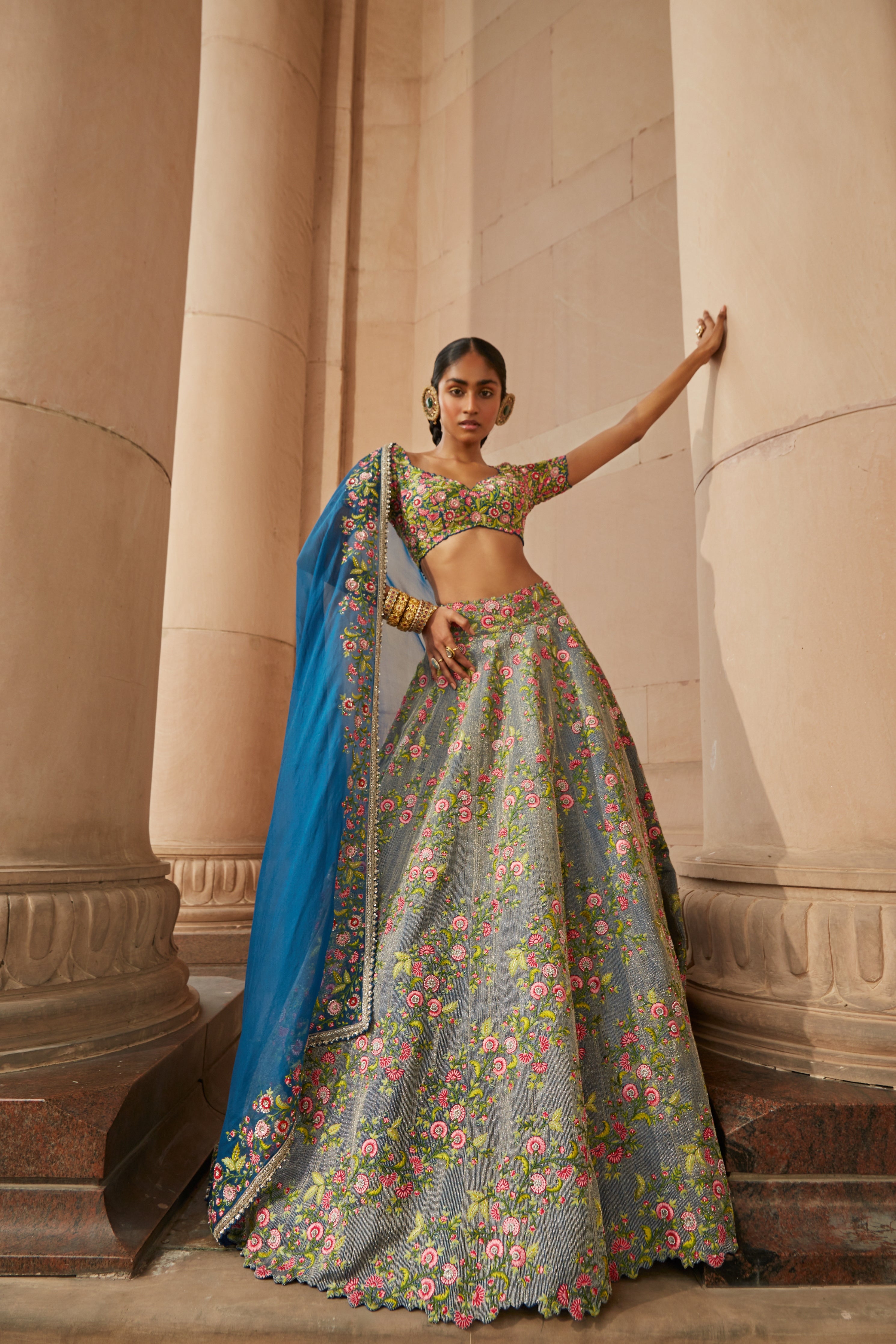 Lata Aari Lehenga – Mrunalini Rao